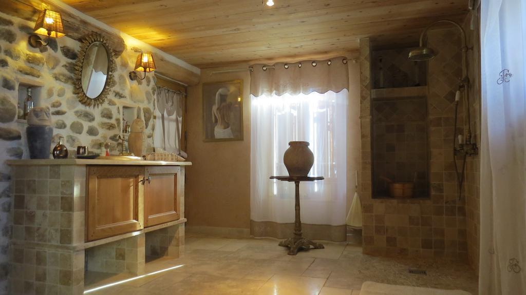 Les Gites D'Eliane Laragne Habitación foto